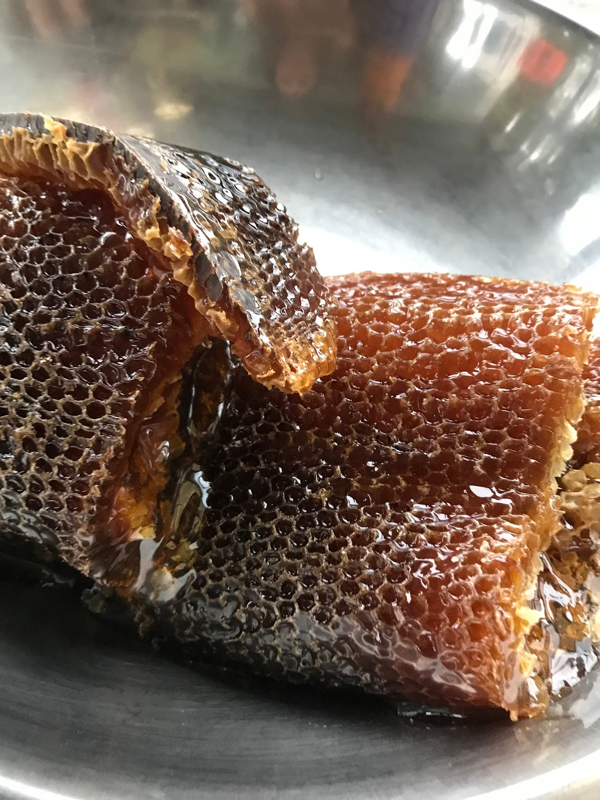 Why Mānuka Honey Tastes Different (and Why You’ll Love It)