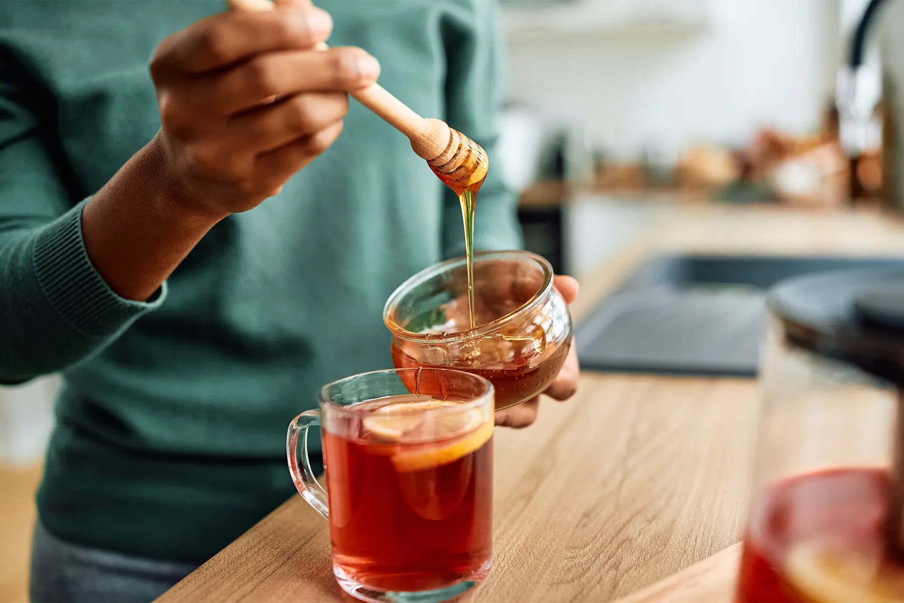 Why You Shouldn’t Put Mānuka Honey in Hot Water (And What to Do Instead)