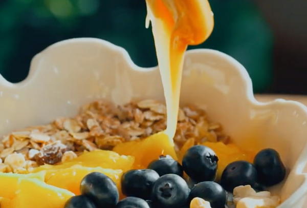 Mānuka Honey for Sore Throats: Does It Actually Work?